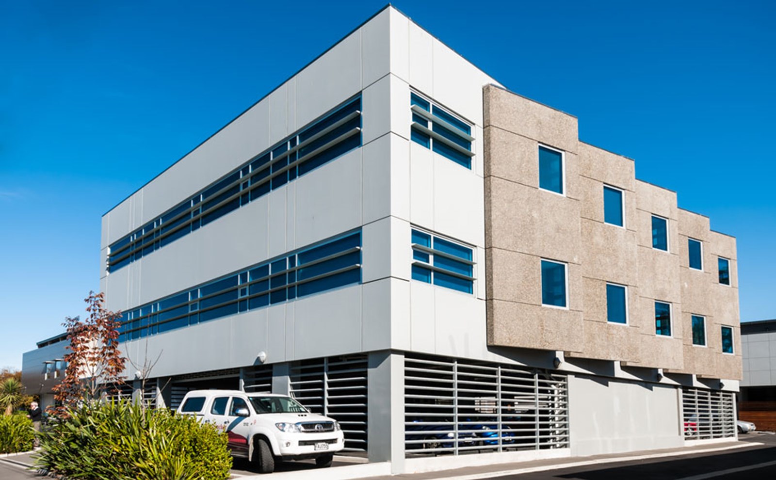 Small Ent Building ENT Southern Cross | Thermosash Building Envelope Solutions