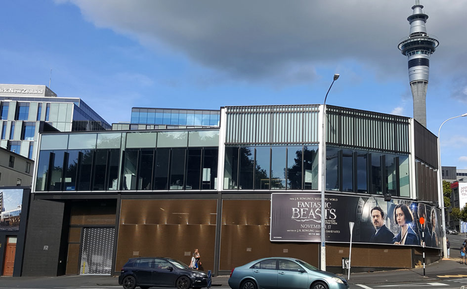 201 Victoria Str West 01