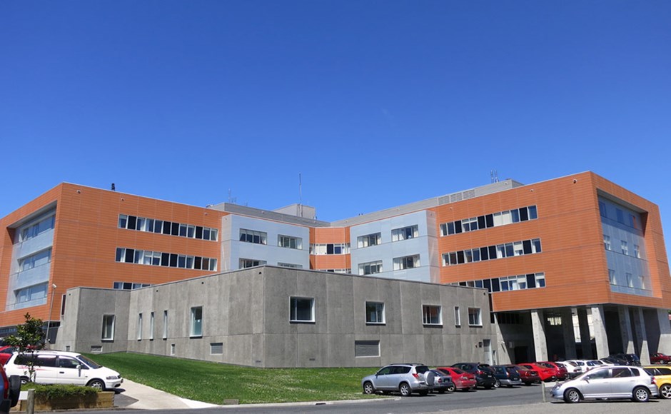 Taranaki Base Hospital 01