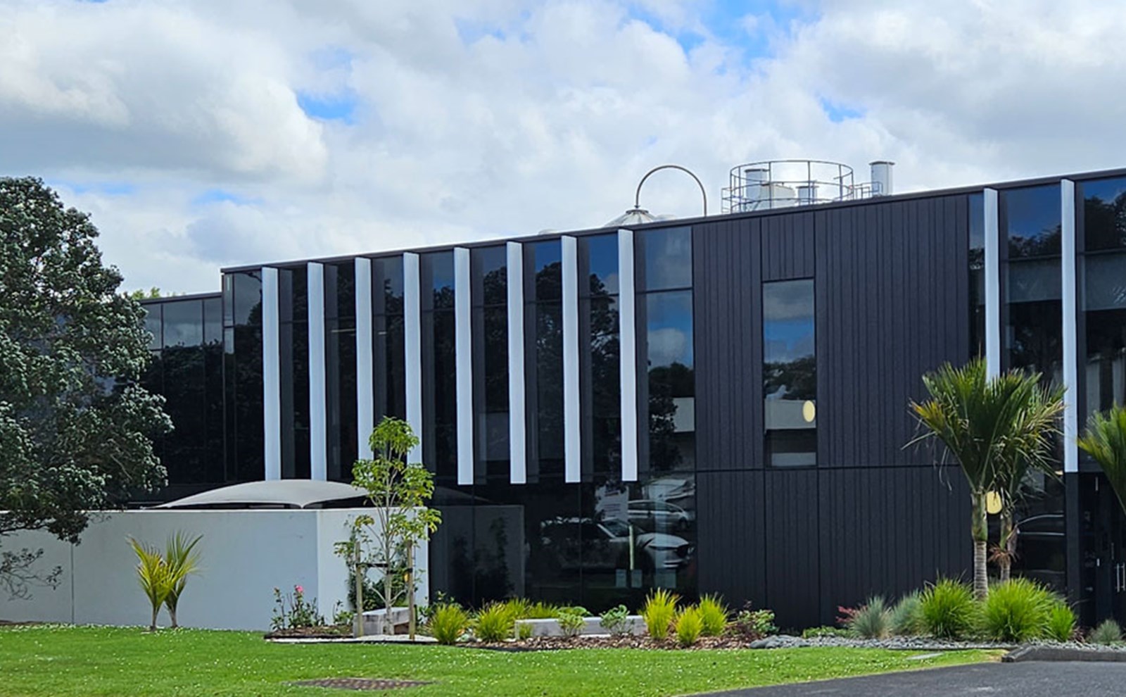 1. Unity Drive 1-3 Unity Drive | Thermosash Building Envelope Solutions