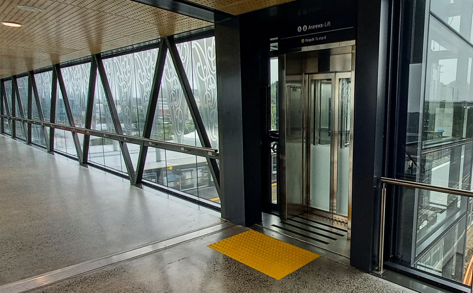 Constellation Busway AKL 06