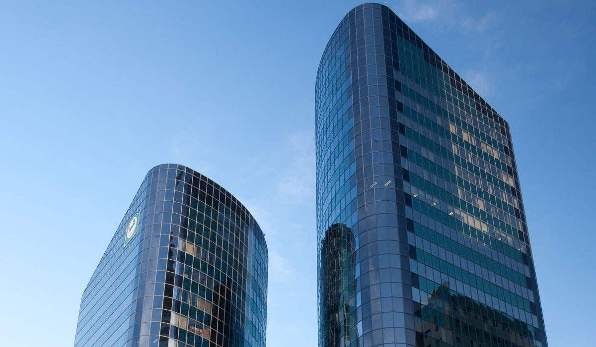 <p>1987 - National Bank Twin Towers, Auckland</p>