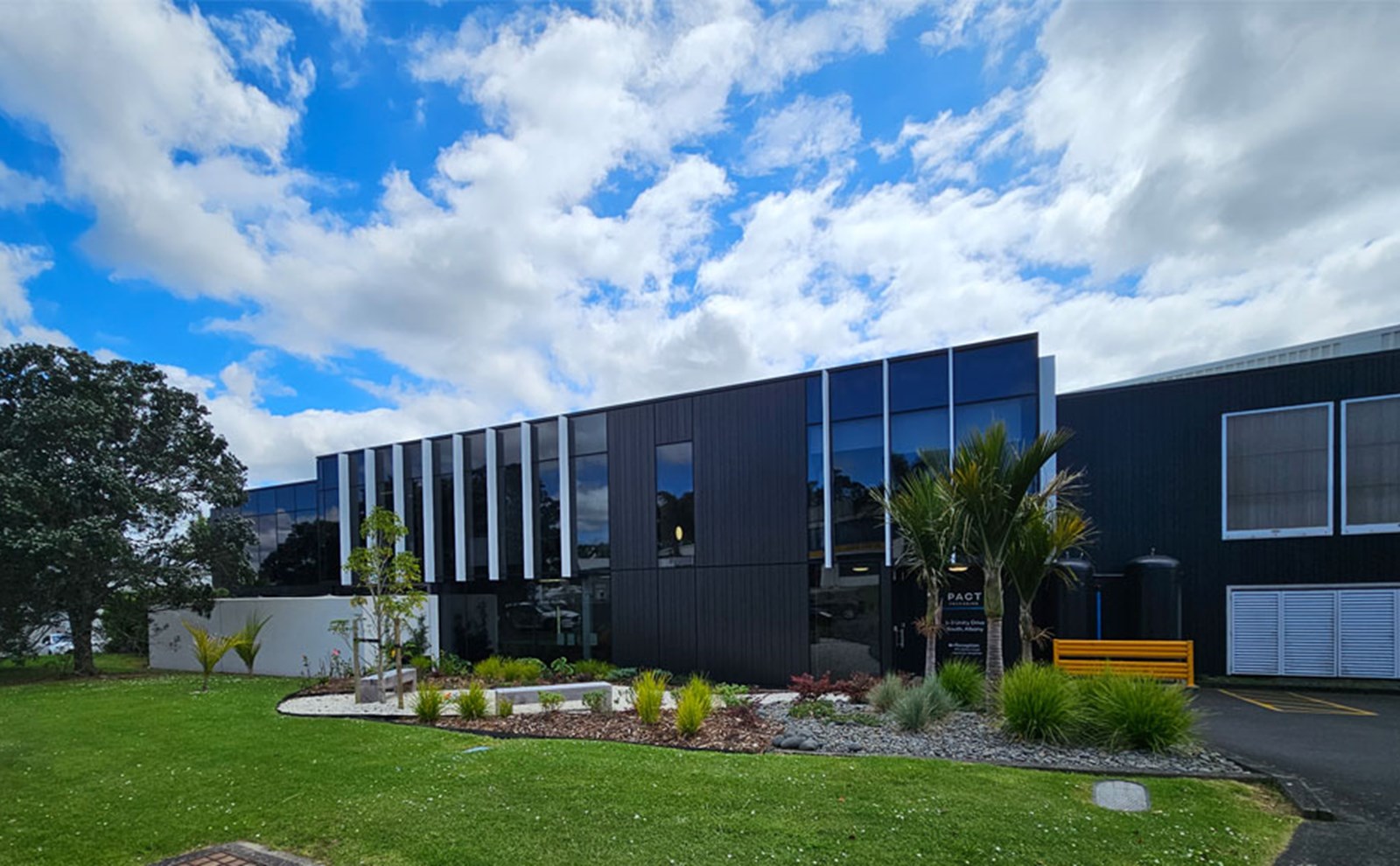 1. Unity Drive 1-3 Unity Drive | Thermosash Building Envelope Solutions