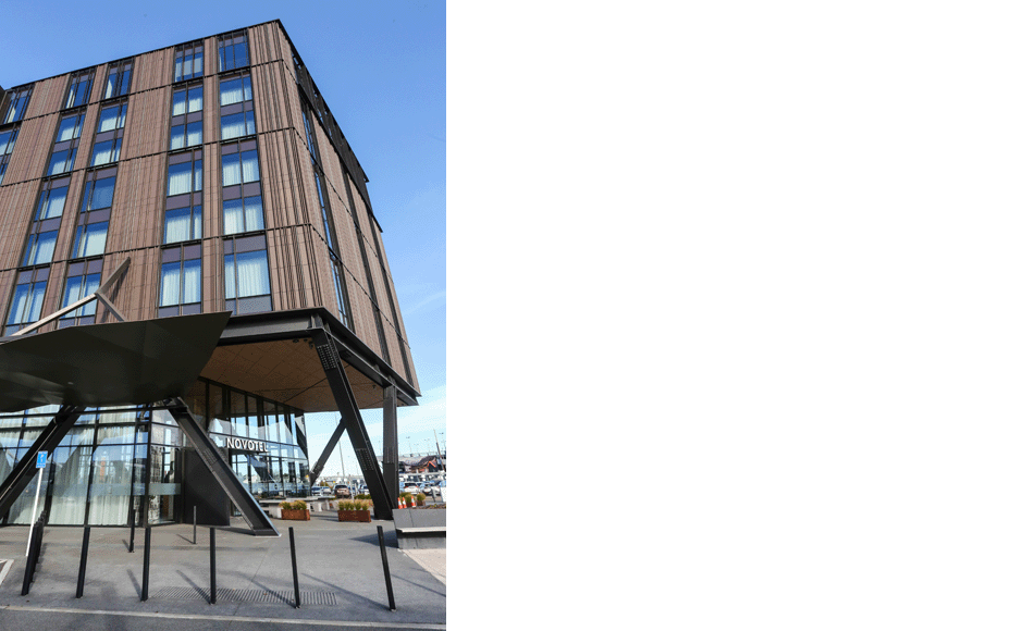 Novotel CHCH Airport Hotel 07