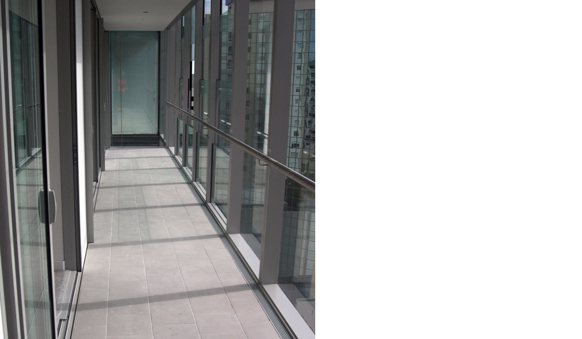 Stamford Plaza Apmts Twin Skin 02