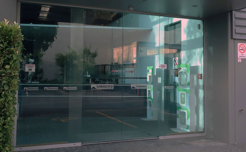 Autosliders 124 Bushroad Glasscorp