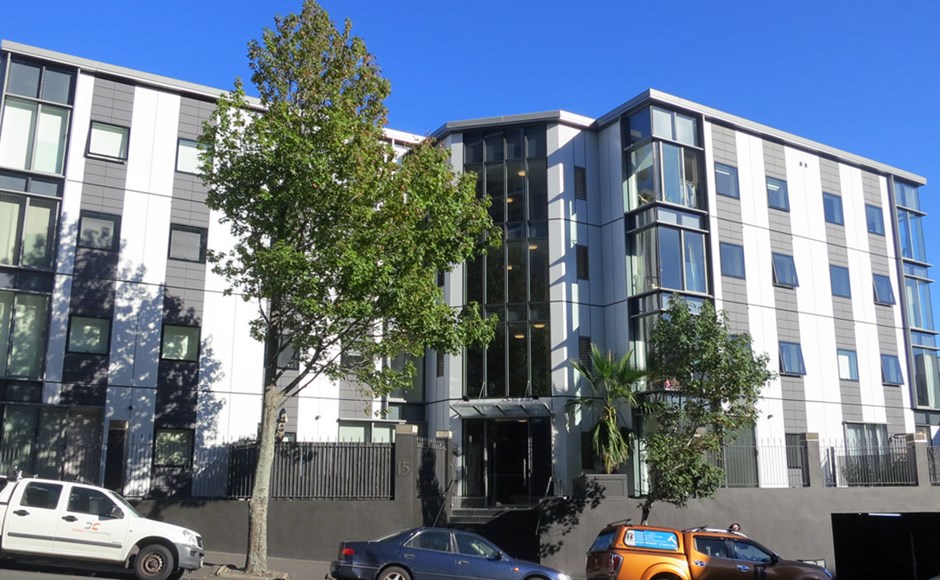 Columbia Apartments AKL 01