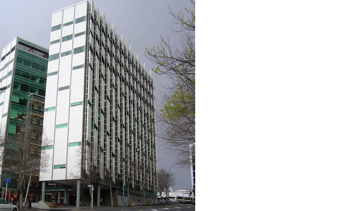 AUT Business Schl 1 05