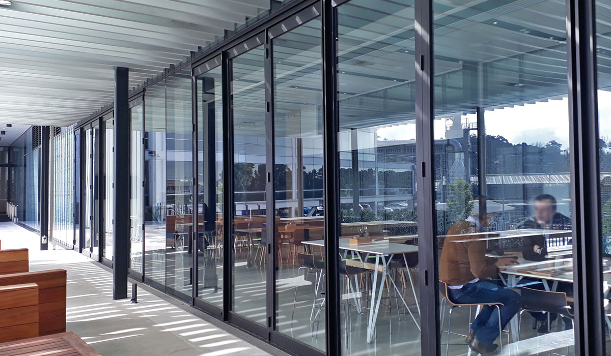 Delta 40 Commercial - Door Downloads